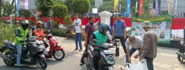 Gandeng Satpol PP, Jumat Berkah Wartawan Bagikan 150 Nasi Boks
