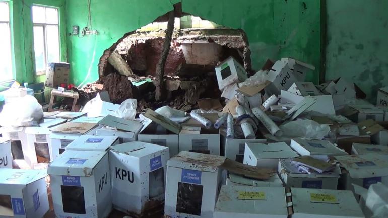 Tanah Dijual Rumah Rusak