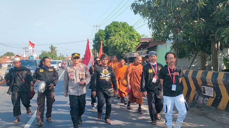 Tersesat usai berwisata, polisi kawal pelancong hingga perbatasan Kuningan